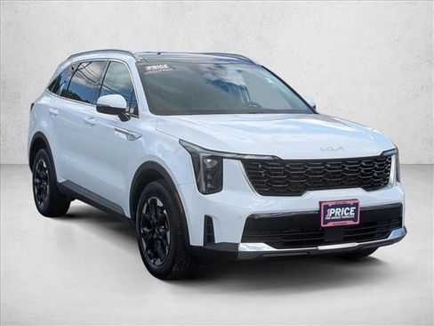 Used 2025 Kia Sorento S w/ Panoramic Sunroof Package AWD/4WD image 3