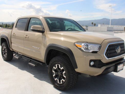 Certified 2019 Toyota Tacoma TRD Off-Road w/ Technology Package image 2