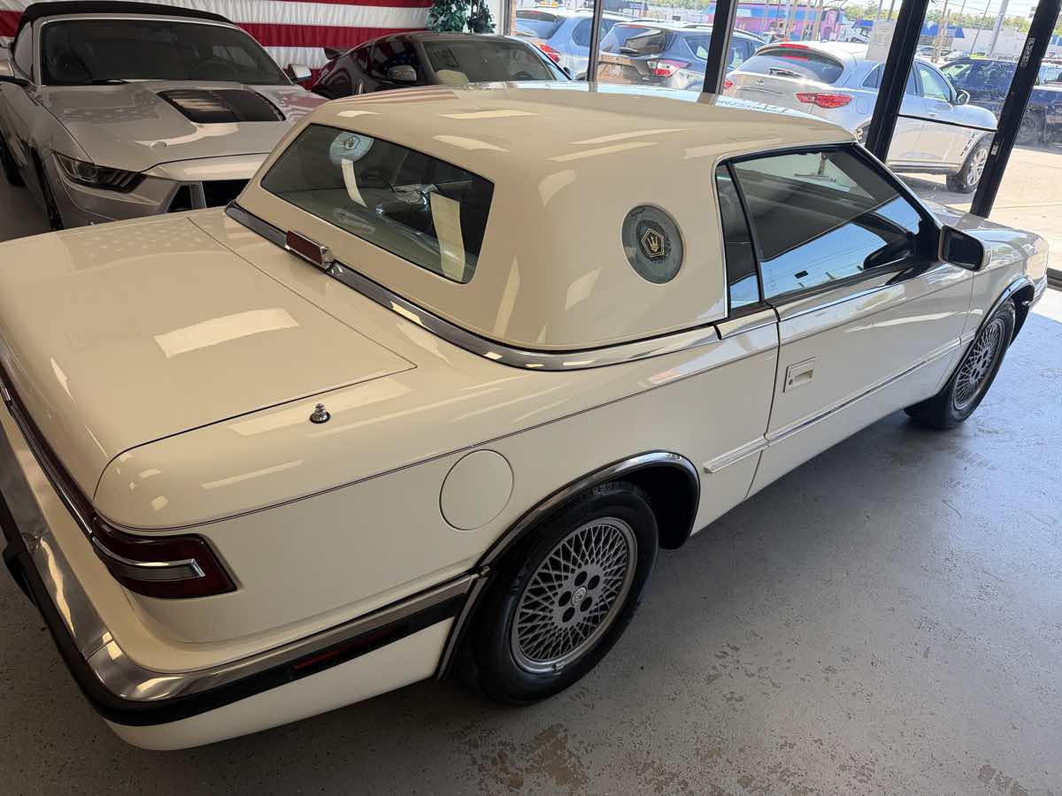 Used 1990 Chrysler TC by Maserati FWD image 5