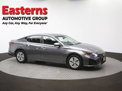 Used 2023 Nissan Altima 2.5 S FWD image 46