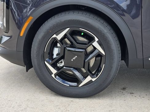 New 2026 Kia Sportage EX FWD image 9