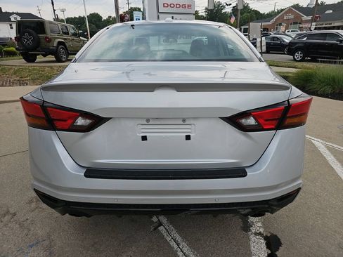 Used 2023 Nissan Altima 2.5 SR w/ SR Premium Package AWD/4WD image 15
