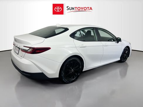 Used 2025 Toyota Camry LE FWD image 4