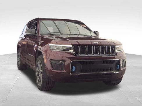 Used 2022 Jeep Grand Cherokee Overland w/ Advanced Protech Group III AWD/4WD image 5