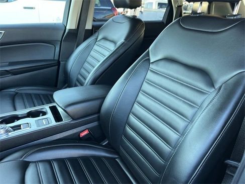 Used 2023 Ford Edge SEL image 29