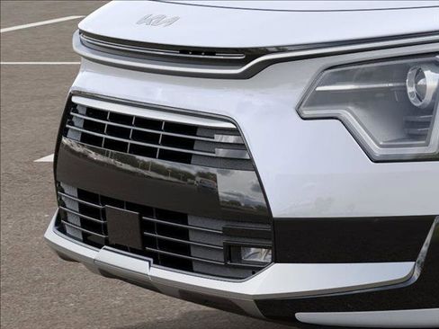 New 2025 Kia Niro EX Touring image 12