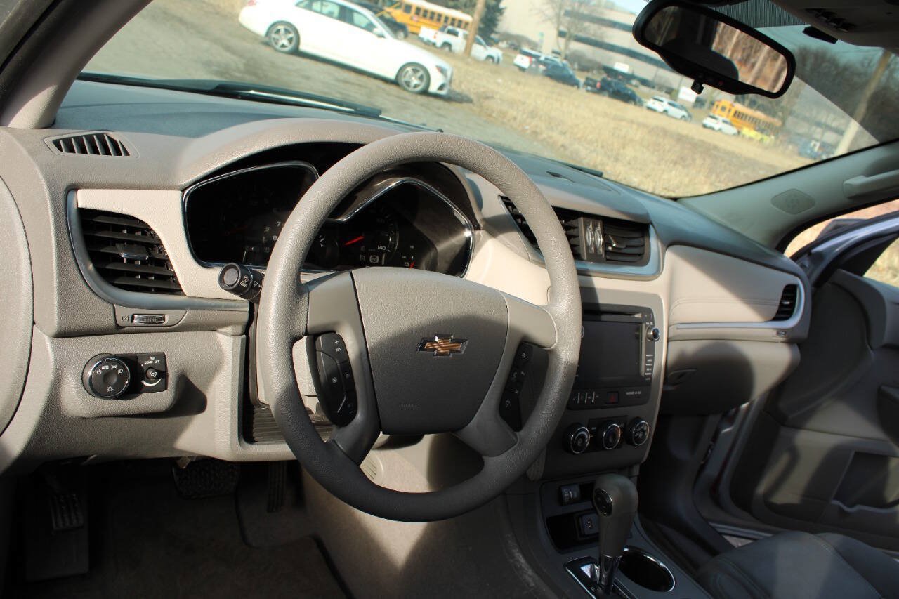 Used 2017 Chevrolet Traverse LS AWD/4WD image 20