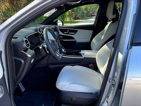 Used 2023 Mercedes-Benz GLC 300 4MATIC image 21