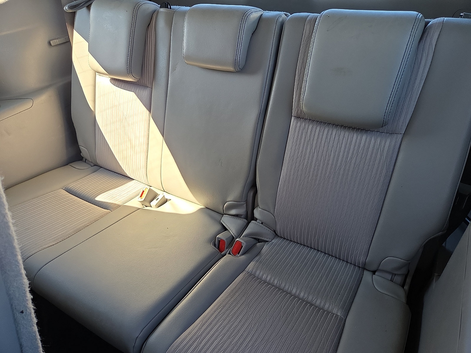 Used 2016 Toyota Highlander Plus FWD image 10