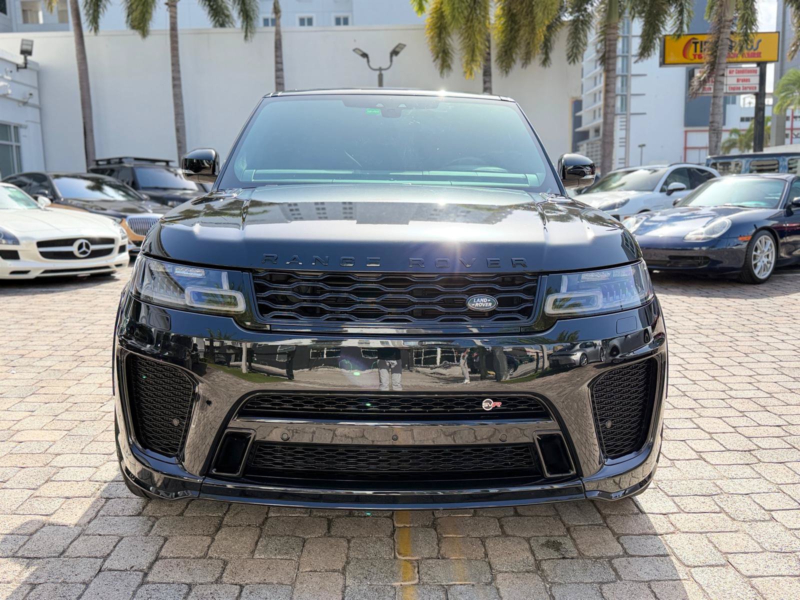 Used 2022 Land Rover Range Rover Sport SVR AWD/4WD image 4