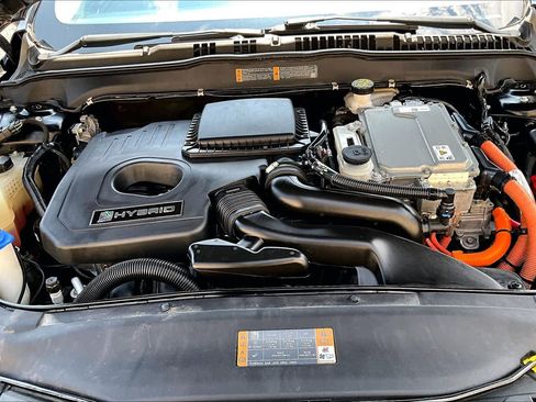 Used 2019 Ford Fusion SE FWD image 32
