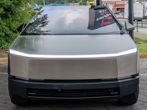 Used 2025 Tesla Cybertruck AWD Crew Cab image 2