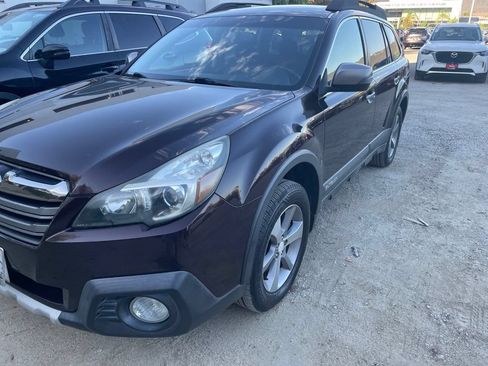 Used 2013 Subaru Outback 3.6R Limited w/ Special Appearance Pkg AWD/4WD image 5