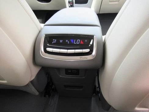 Used 2020 Cadillac XT6 Premium Luxury AWD/4WD image 36