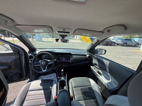 Used 2022 Nissan Kicks SR w/ Premium Package FWD image 23