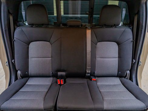 Used 2023 Chevrolet Colorado Trail Boss w/ Technology Package image 35