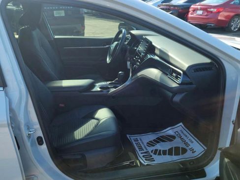 Used 2023 Toyota Camry SE image 12