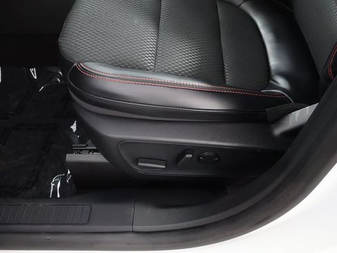 Used 2024 Ford Escape ST-Line w/ Tech Pack #1 FWD image 30
