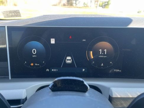 Used 2025 Hyundai Tucson Limited image 13