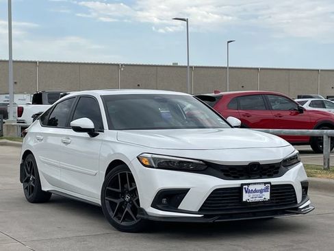 Used 2024 Honda Civic Sport Touring image 2