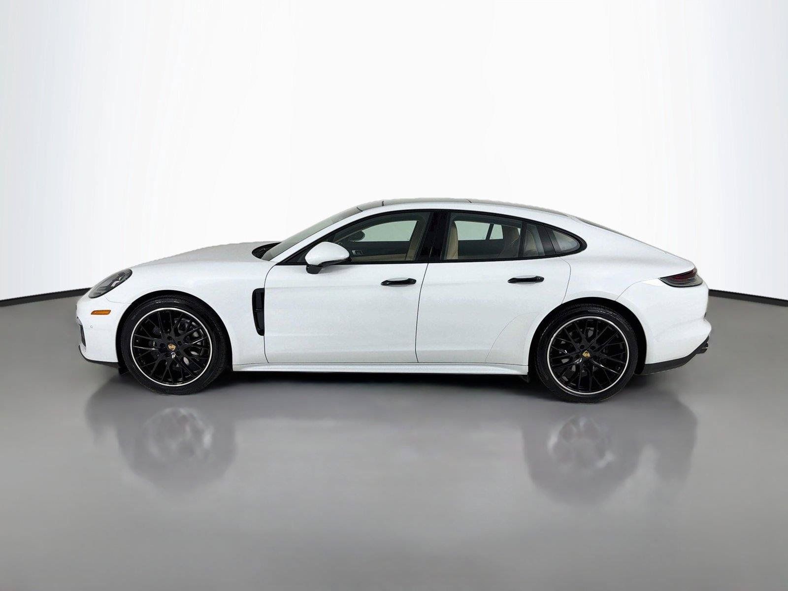 Used 2022 Porsche Panamera 4 AWD/4WD image 2