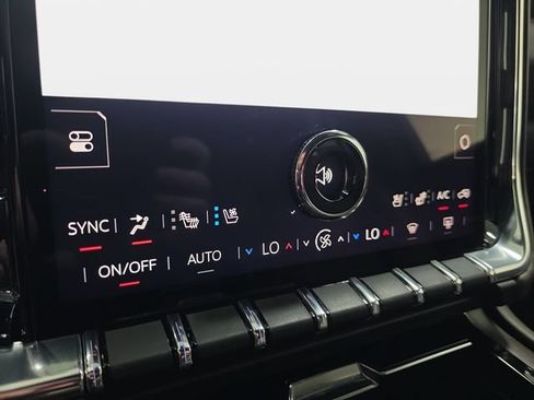 Used 2025 GMC Yukon Denali Ultimate AWD/4WD image 23