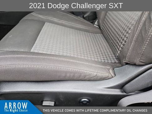 Used 2021 Dodge Challenger SXT w/ Driver Convenience Group RWD image 23