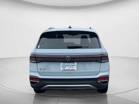 New 2026 Volkswagen Taos SE image 6