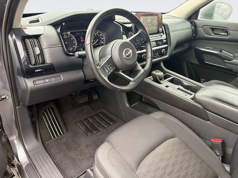 Used 2024 Nissan Pathfinder SV FWD image 24