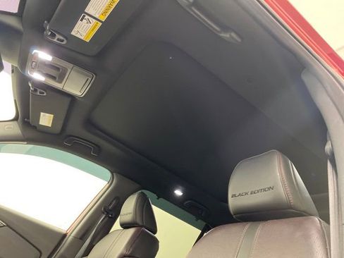 Used 2025 Honda Pilot Black Edition image 14