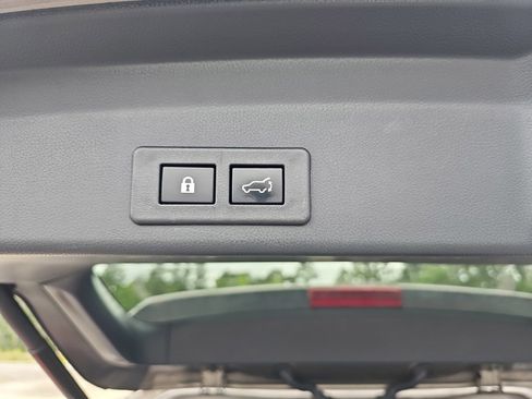 Used 2021 Subaru Ascent Limited w/ Technology Package AWD/4WD image 15