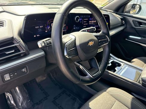 Used 2024 Chevrolet Traverse LT FWD image 27
