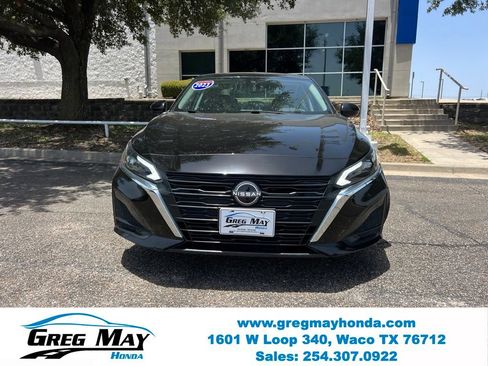 Used 2023 Nissan Altima 2.5 SV FWD image 2