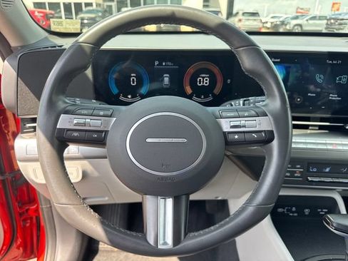 Used 2025 Hyundai Kona SEL AWD/4WD image 19