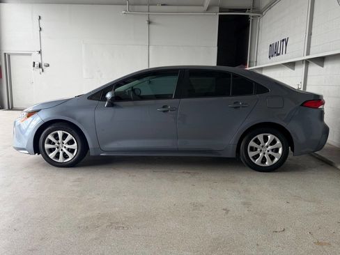 Used 2022 Toyota Corolla LE w/ Carpet Mat Package (TMS) FWD image 8