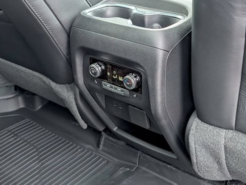 New 2026 GMC Acadia Denali Ultimate w/ LPO, Floor Liner Package AWD/4WD image 32