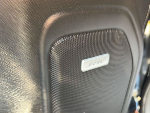 Used 2019 Chevrolet Silverado 1500 High Country w/ Technology Package AWD/4WD image 12