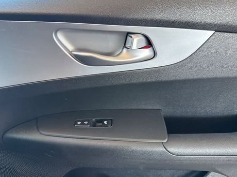 Used 2023 Kia Forte LXS FWD image 17