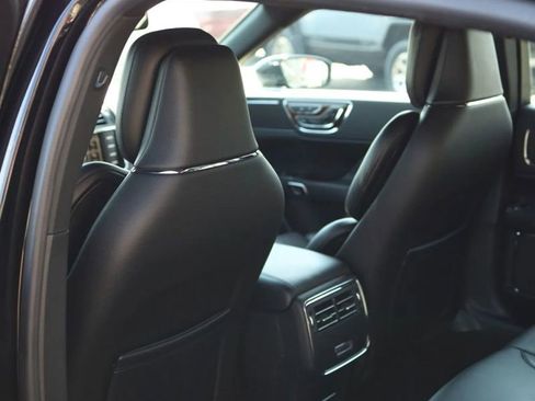 Used 2019 Lincoln Continental Select w/ Continental Climate Package image 37