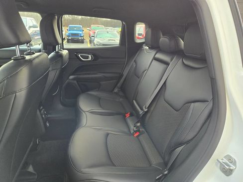 New 2026 Jeep Compass Latitude AWD/4WD image 32