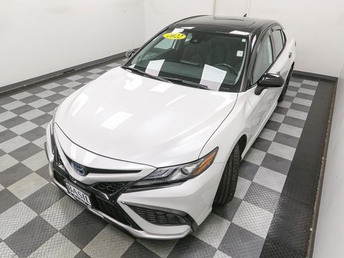 Used 2022 Toyota Camry XSE image 6
