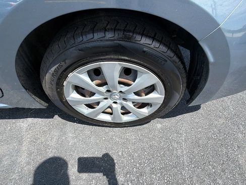 Used 2021 Toyota Corolla LE FWD image 34