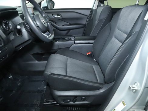 Used 2024 Nissan Rogue SV image 18