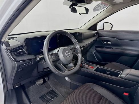 Certified 2025 Nissan Kicks SR w/ SR Premium Package image 7