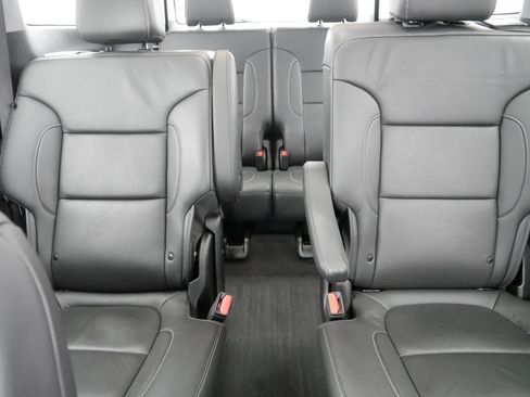 Certified 2023 GMC Acadia SLT w/ Elevation Edition image 13