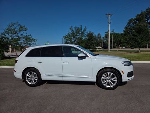 Used 2019 Audi Q7 3.0T Premium Plus w/ Premium Plus Package AWD/4WD image 2