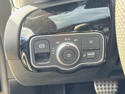 Used 2023 Mercedes-Benz CLA 250 image 21