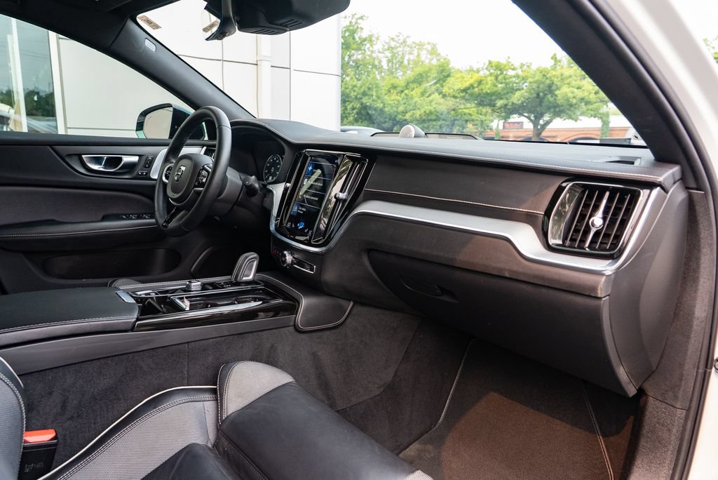 Used 2022 Volvo S60 T8 R-Design w/ Advanced Package AWD/4WD image 29