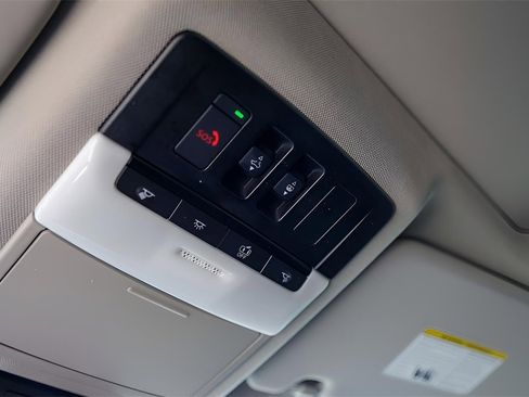 Used 2023 Nissan Rogue SV w/ SV Premium B Package image 25