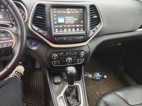 Used 2018 Jeep Cherokee Limited w/ High Altitude Package AWD/4WD image 7